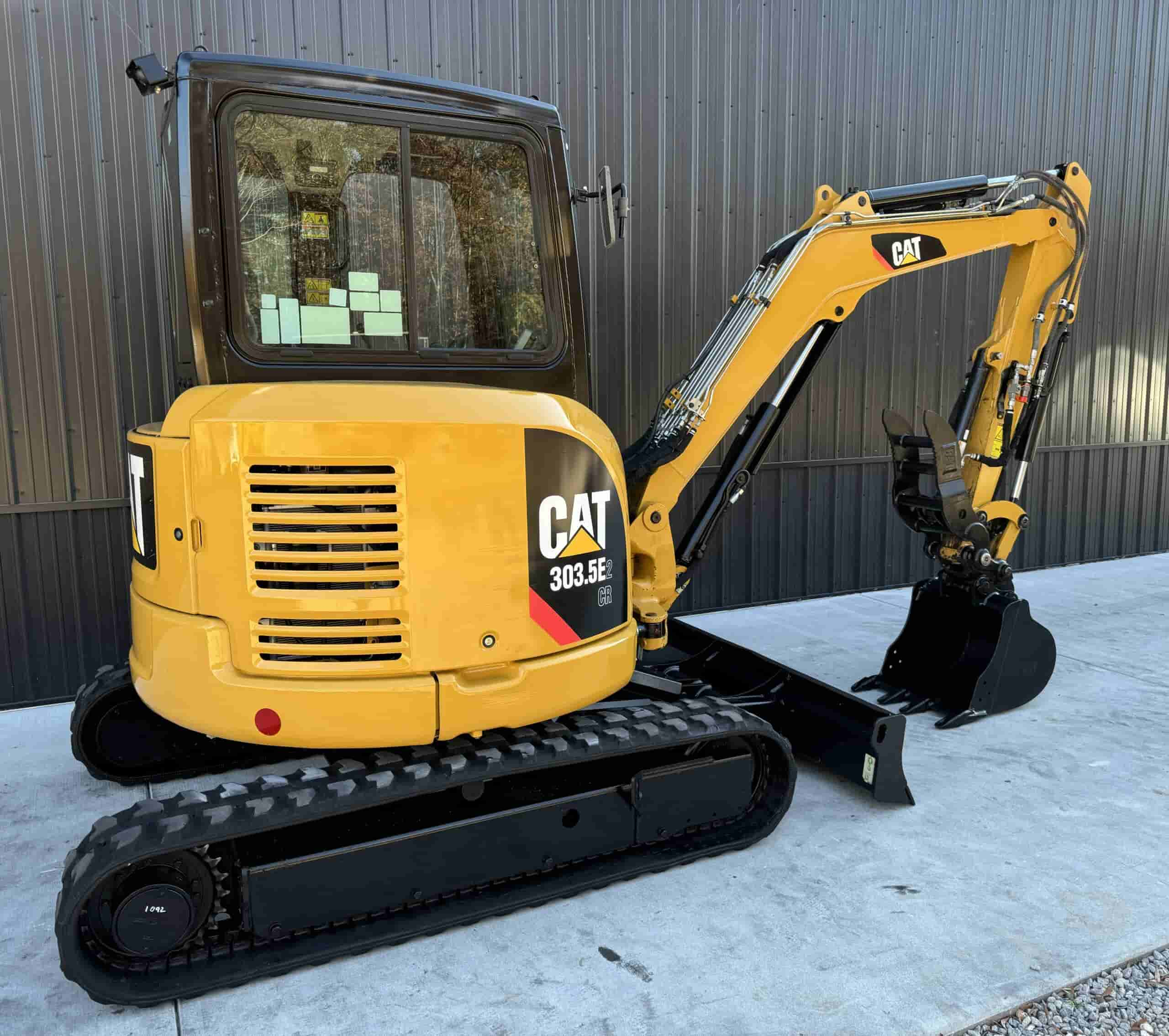 2019 CAT 303.5E2 CLEAN
